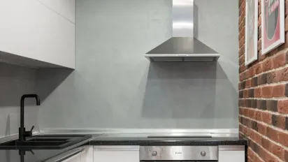 Домашній спосіб миття витяжки: працює краще за магазинні засоби - фото