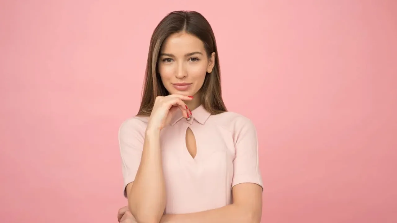 Як українською звернутися до жінки: чим замінити "жіночко" 