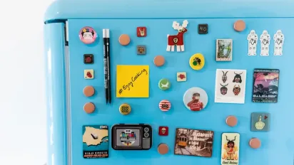 Магніти на холодильнику: чому краще зняти їх просто зараз - фото