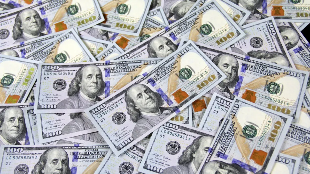 Підроблені долари поширюються в Україні: що має знати кожен 