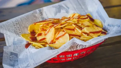 Ці 5 популярних перекусів шкодять вашому здоров’ю - фото