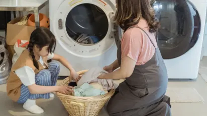 Типові помилки під час прання: чому одяг псується і що з цим робити - фото