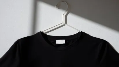 Складки на одязі зникнуть за 2 хвилини: без праски, без фена, без проблем - фото