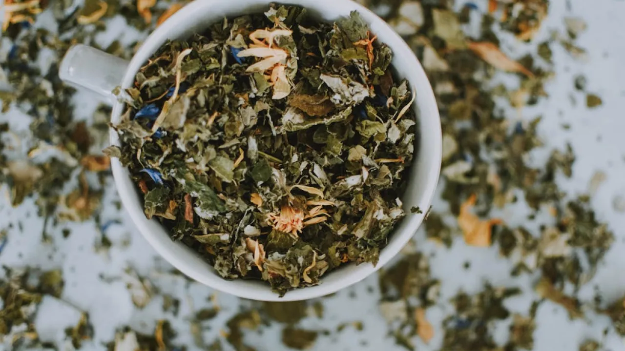 Забудьте про ромашку: цей натуральний чай справді знижує рівень цукру в крові 