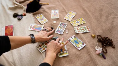 Гроші самі йтимуть до рук: ці три знаки зодіаку скоро розбагатіють - фото