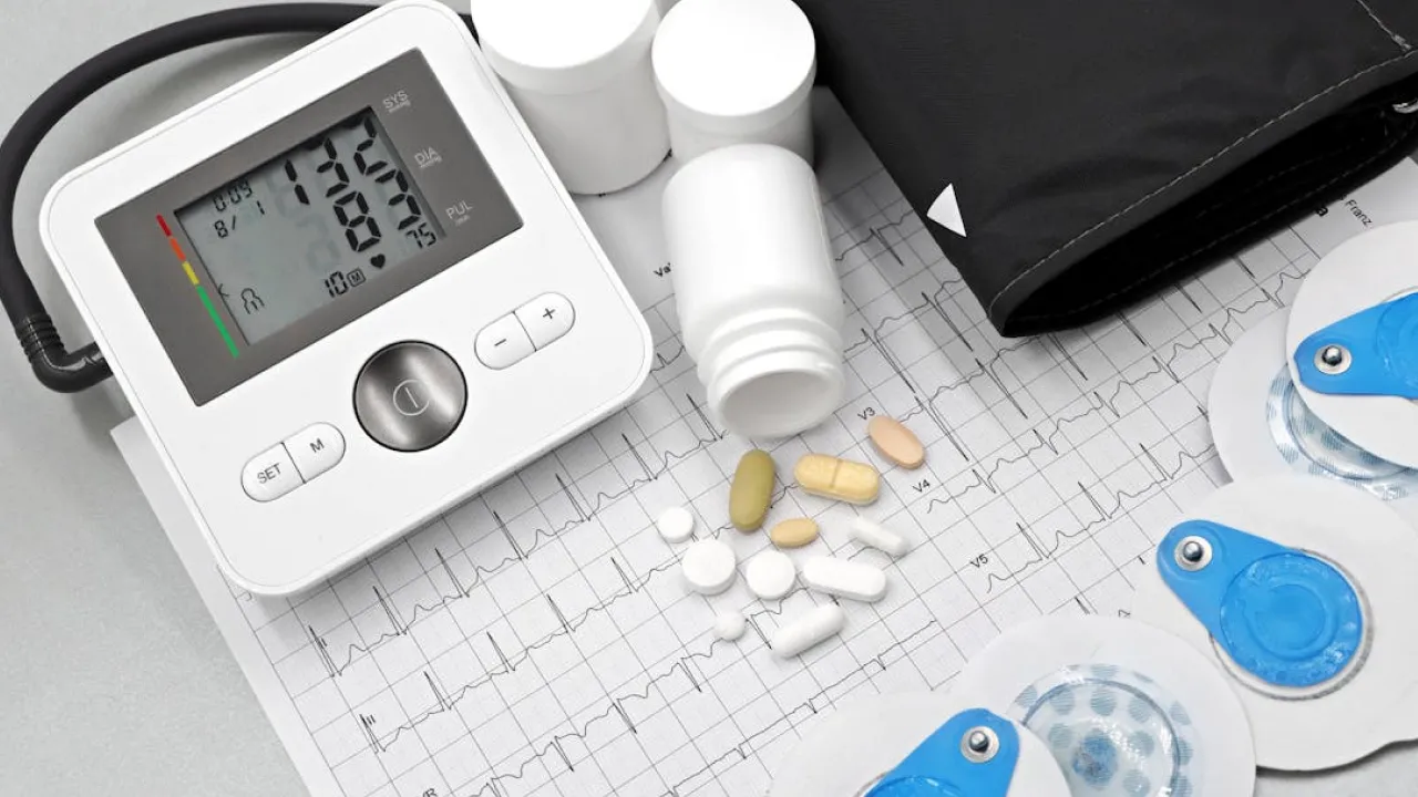 Зайвий холестерин — тиха смерть: як розпізнати та знизити ризики 