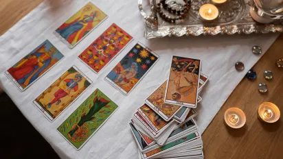 Гороскоп на 28 червня 2025 року за картами Таро для всіх знаків Зодіаку - фото