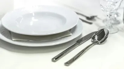 Як повернути білосніжність емальованому посуду: ефективний засіб зі звичних інгредієнтів - фото