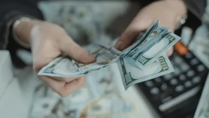 Долар і євро знову зросли: актуальний курс валют на 1 липня 2025 - фото