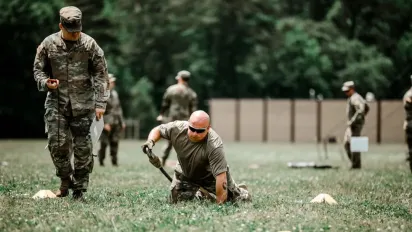 Стало відомо, який відсоток бюджету Україна витрачає на оборону - фото