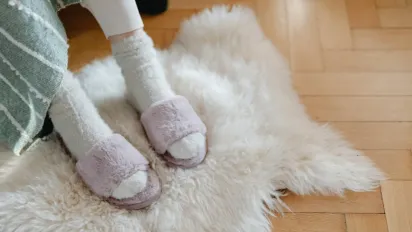 Чому люди здавна вважали, що домашні капці приносять у дім щастя - фото