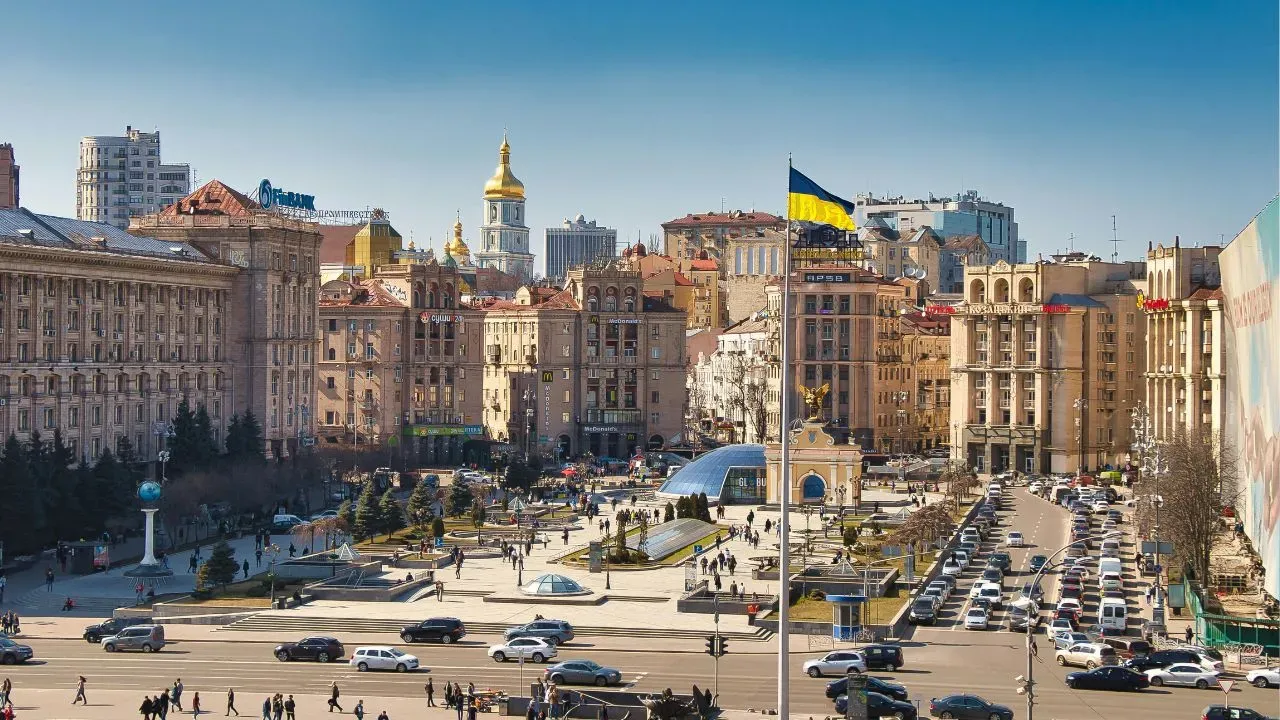 Польські економісти, опублікували три найімовірніші сценарії економічного розвитку України. 