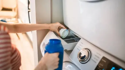 Як швидко і безпечно почистити пральну машину: потрібна лише сода - фото