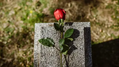 Ці дії не можна робити після смерті близького: як не утримати душу на землі - фото