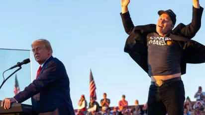 Ілон Маск хоче створити нову партію у США - фото