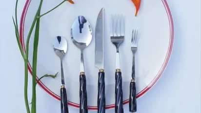 Як позбутися іржі з ложок і виделок: дієвий метод із цибулею - фото