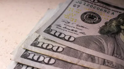 Все більше українців переживають через зростання курсу долара — дослідження - фото