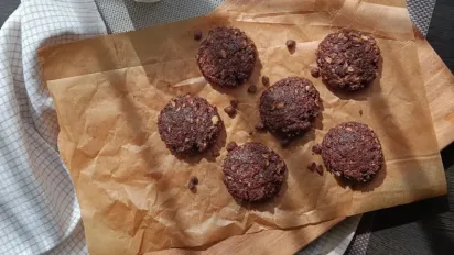 Печиво за 5 хвилин: швидкий рецепт у мікрохвильовці без метушні - фото