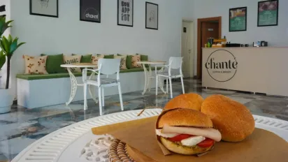 Їжа, від якої краще відмовитися під час спеки — поради дієтолога - фото