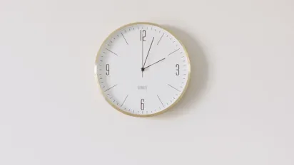 Куди не можна вішати годинник: небезпечні місця в оселі, які приносять біду - фото