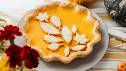 Літній тарт з абрикосами та мигдальним кремом: ідеальний десерт до чаю - фото