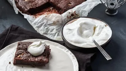 Як збити вершки за 3 хвилини без міксера: геніальний лайфхак із банкою - фото