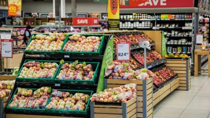 Деякі продукти в Україні подорожчали майже утричі — деталі - фото