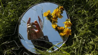 Як безпечно викидати старий гребінець чи розбите дзеркало, щоб уникнути негараздів для себе і оселі - фото