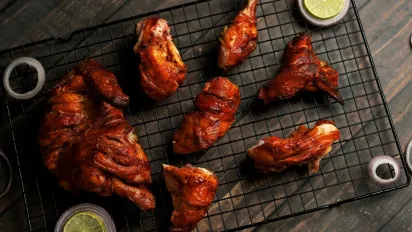 Вечеря без метушні: смажені курячі стейки з хрусткою скоринкою - фото