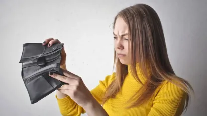 Ці звички "зливають" ваші гроші щодня: ви й не помічаєте цього - фото