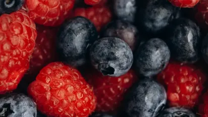 Літня ягода з небезпекою всередині: як не отруїтися під час сезону - фото