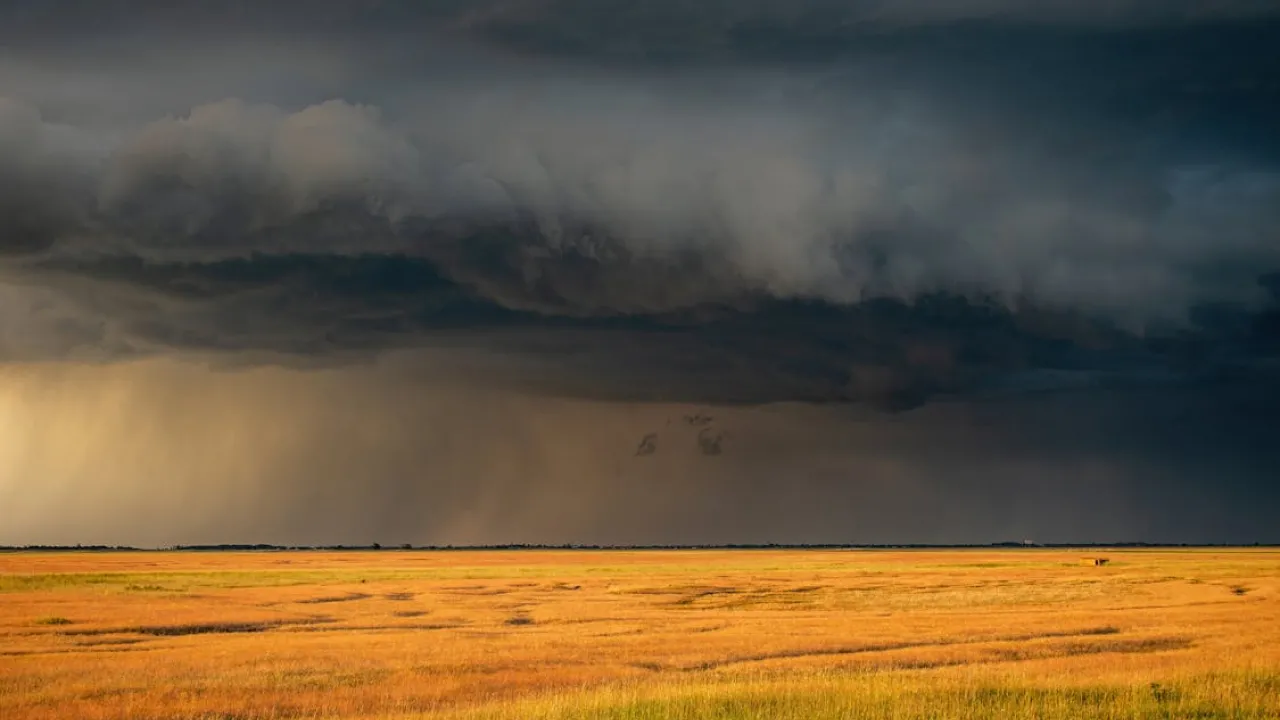Штормове попередження: Укргідрометцентр попередив про негоду в 9 регіонах 
