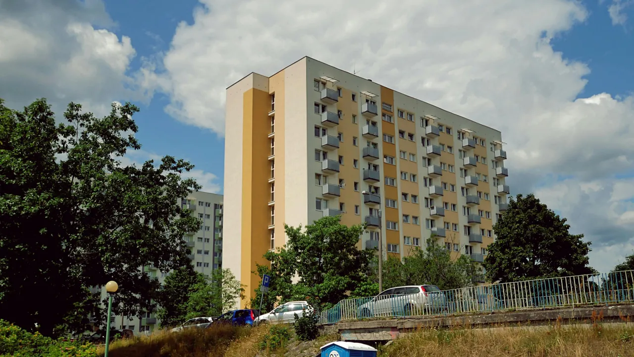 Хитрі власники й великі втрати: як тіньова оренда зриває житлову реформу 