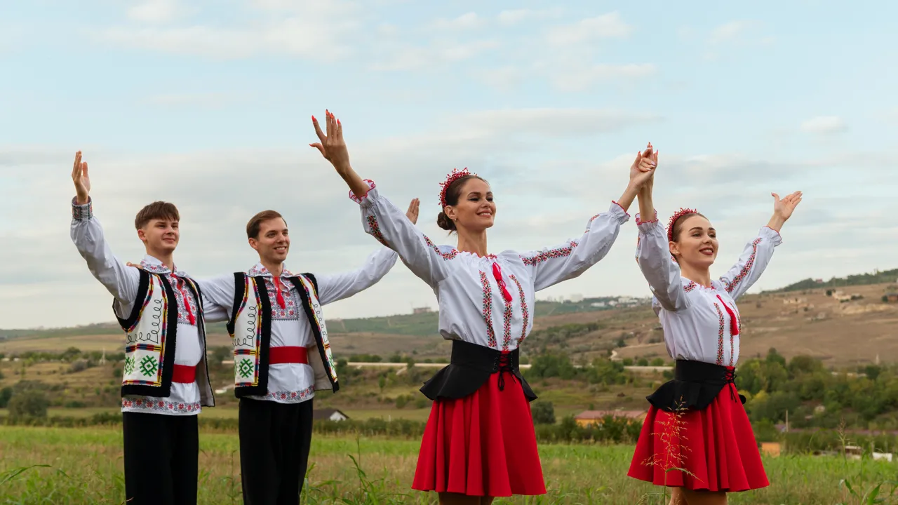 Їм заздрив кожен: 20 українських прізвищ, які означають, що ви з роду багатіїв 