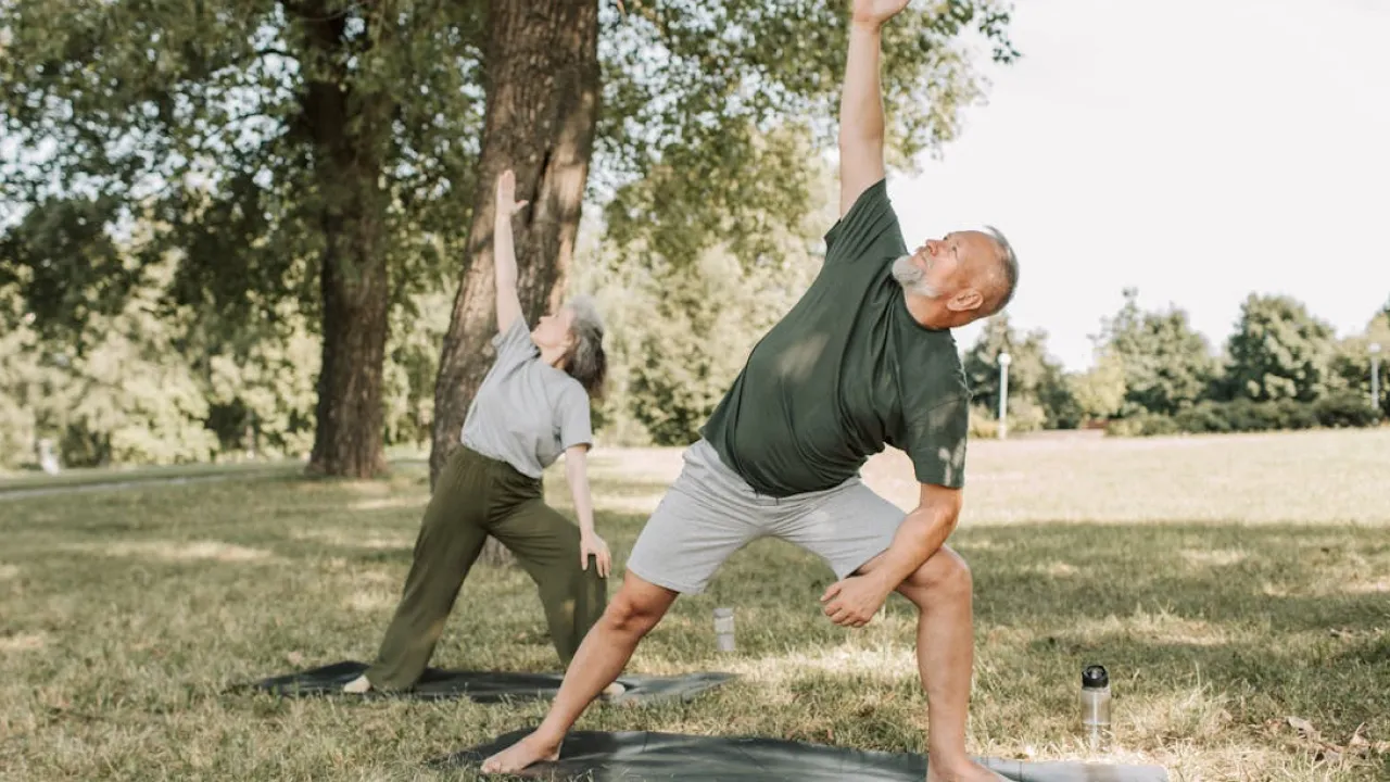 Пенсіонери мають обирати між пенсією та зарплатою: кого це стосується 