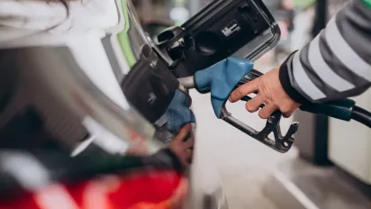 Бензин дорожчає не через санкції: експерт назвав справжню причину - фото