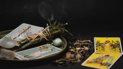 Гороскоп за картами Таро на 24 липня 2025 року: Раку час починати спочатку, а Леву — витримати натиск - фото