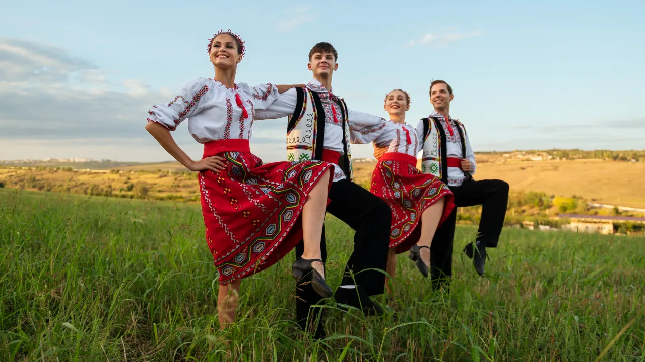 Ці закінчення у прізвищі означають, що ви корінний українець 