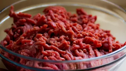 Хрумкі зовні, соковиті всередині: як зробити ідеальні домашні котлети - фото