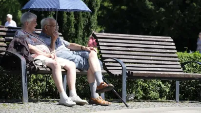 Яка буде пенсія в Україні при 40 роках стажу: що потрібно знати - фото