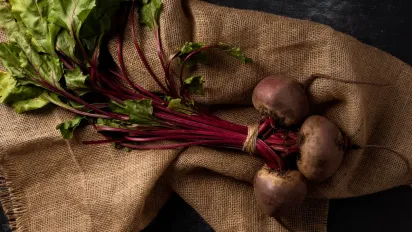 Коли викопувати буряк у 2025 році: оптимальні терміни, поради і місячний календар - фото