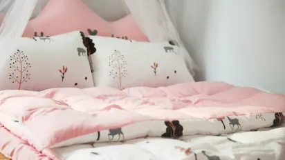 Тихий ворог у ліжку: чому ми всі неправильно перемо постільну білизну - фото