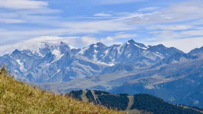 Доплата для жителів сіл: назвали умови для призначення надбавки - фото