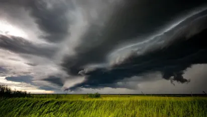 В Україні оголошено підвищений рівень небезпечності: де вируватиме негода? - фото