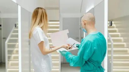 Мінімальні зарплати лікарів у серпні 2025: хто і скільки отримає - фото