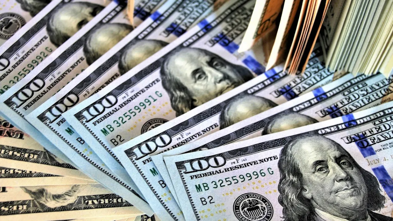 Гроші прийдуть до вас у серпні 2025: ці знаки Зодіаку можуть значно покращити своє фінансове становище 