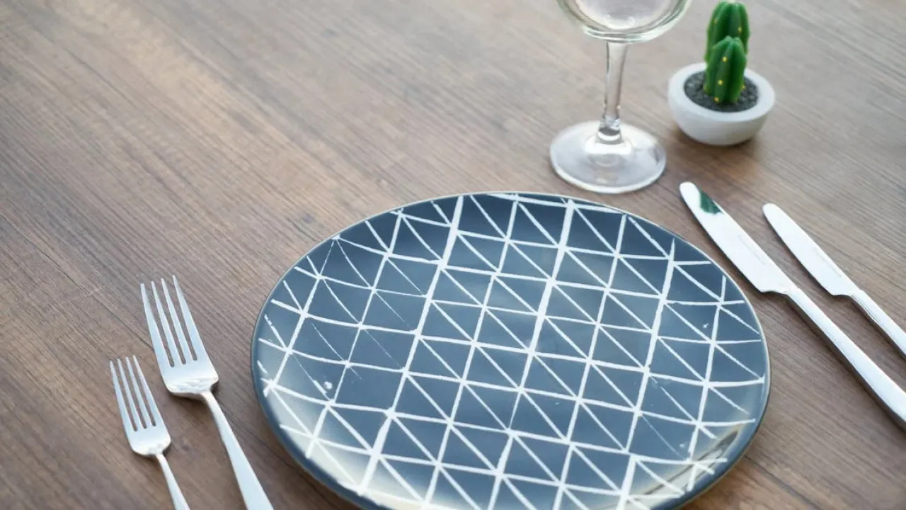 Цей посуд тягне у дім нещастя: викиньте його сьогодні ж 