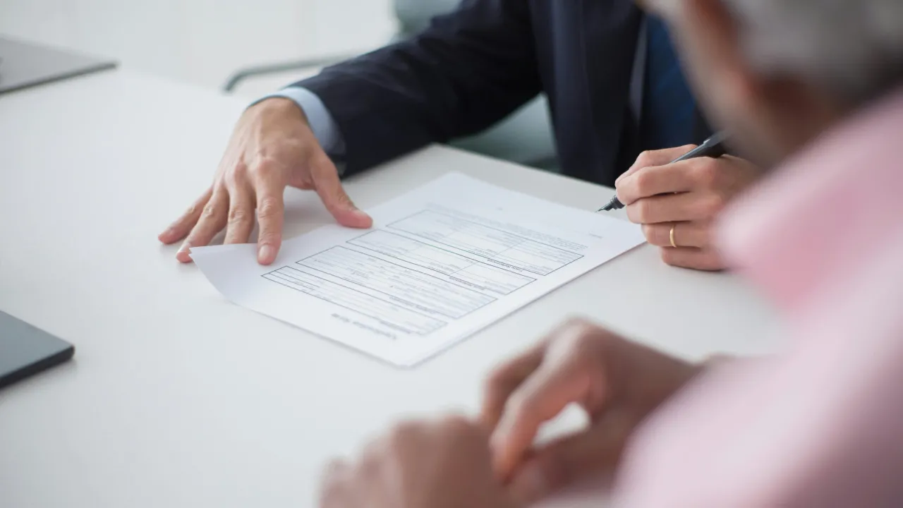 Єдиний соціальний внесок не для всіх: кому платити не потрібно 