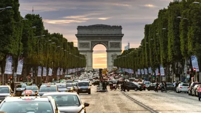 Мільйонні натовпи та стрес: які міста у світі визнали найскладнішими для відпочинку - фото