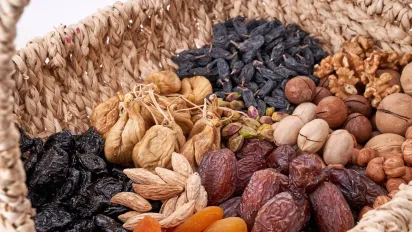 "Ви роками робили помилки": як правильно замочити родзинки, курагу, чорнослив, щоб не отруїтися? - фото